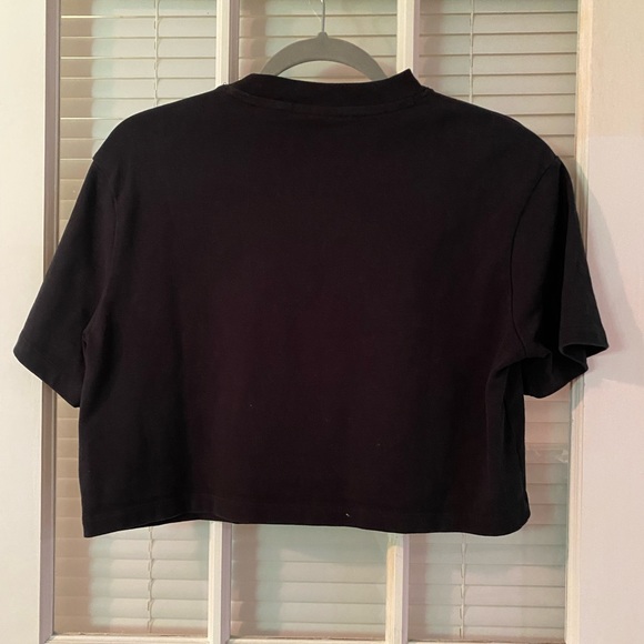 Cropped Nike T-shirt - Picture 3 of 3